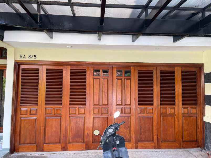 dijual rumah rungkut