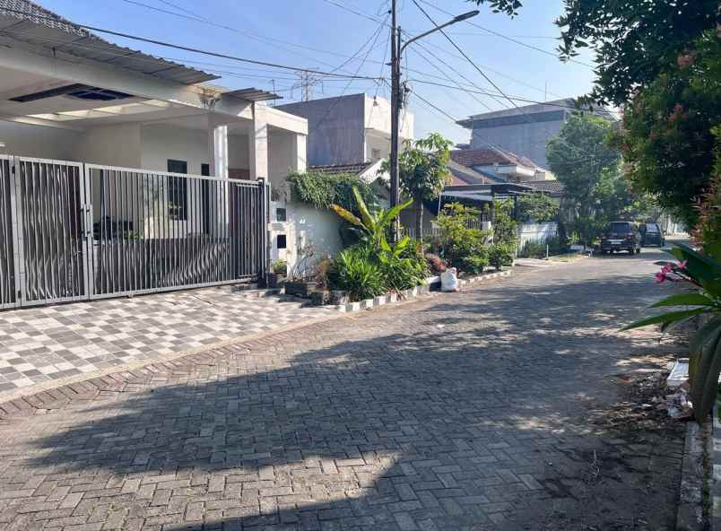 dijual rumah rungkut
