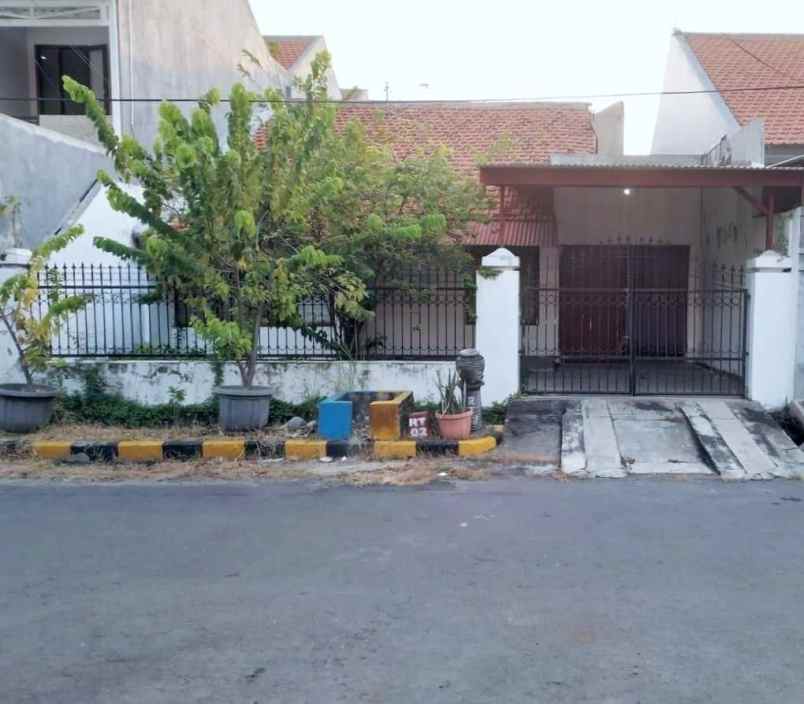 dijual rumah rungkut asri