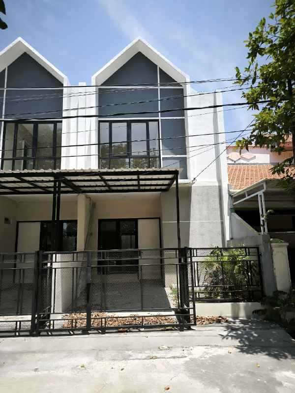 dijual rumah rungkut asri