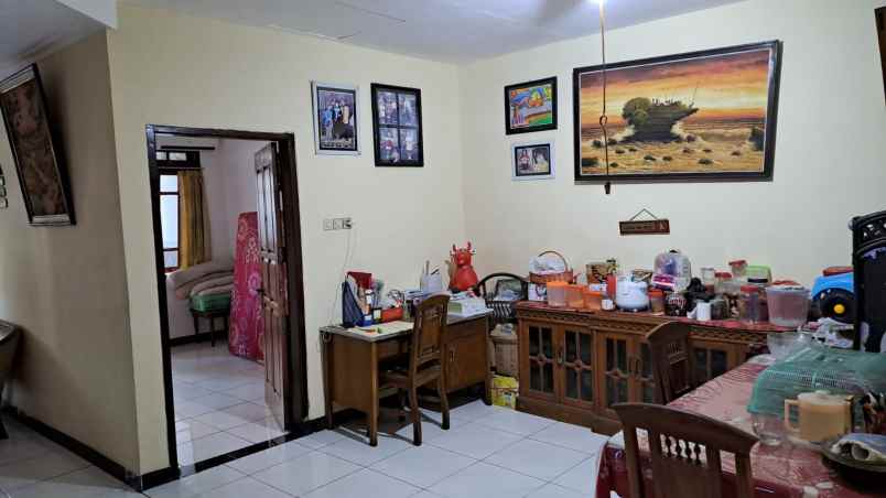 dijual rumah rungkut barata