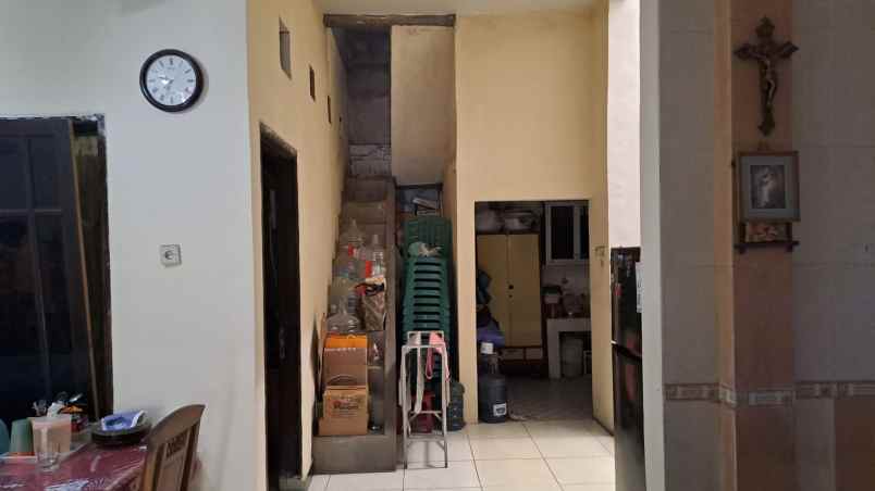 dijual rumah rungkut barata