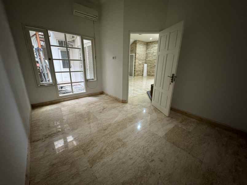 dijual rumah san diego pakuwon city