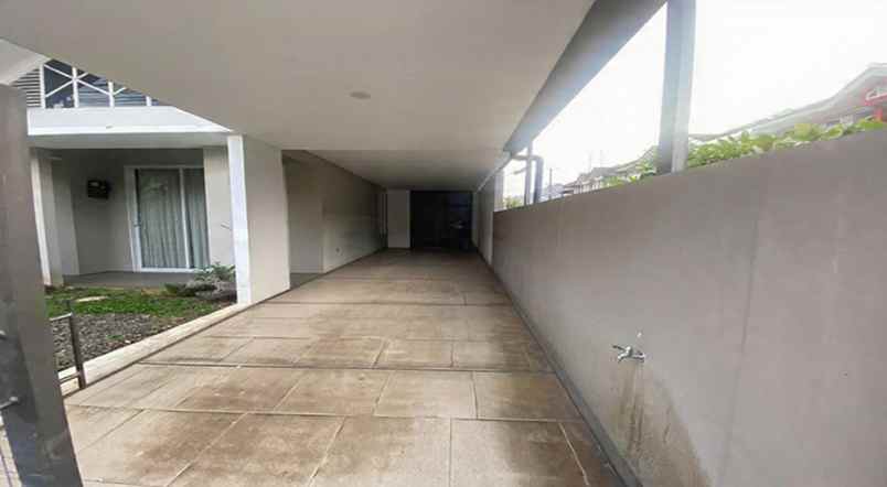 dijual rumah sanggar hurip