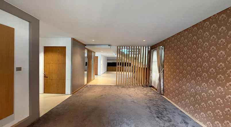dijual rumah sanggar hurip