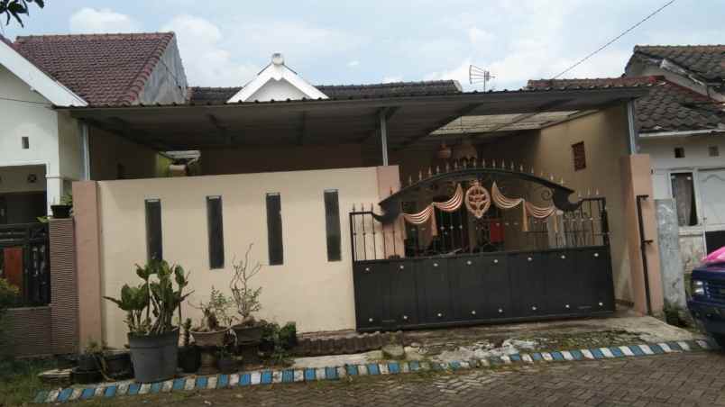 dijual rumah saptorenggo