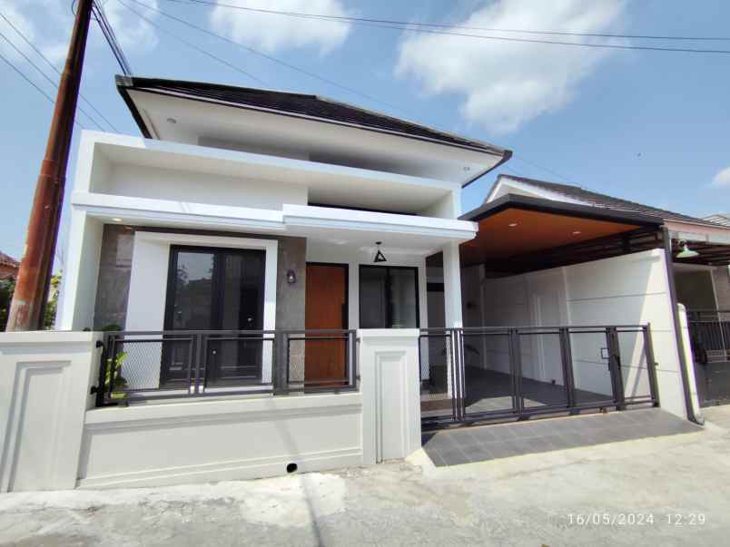 dijual rumah saren wedomartani