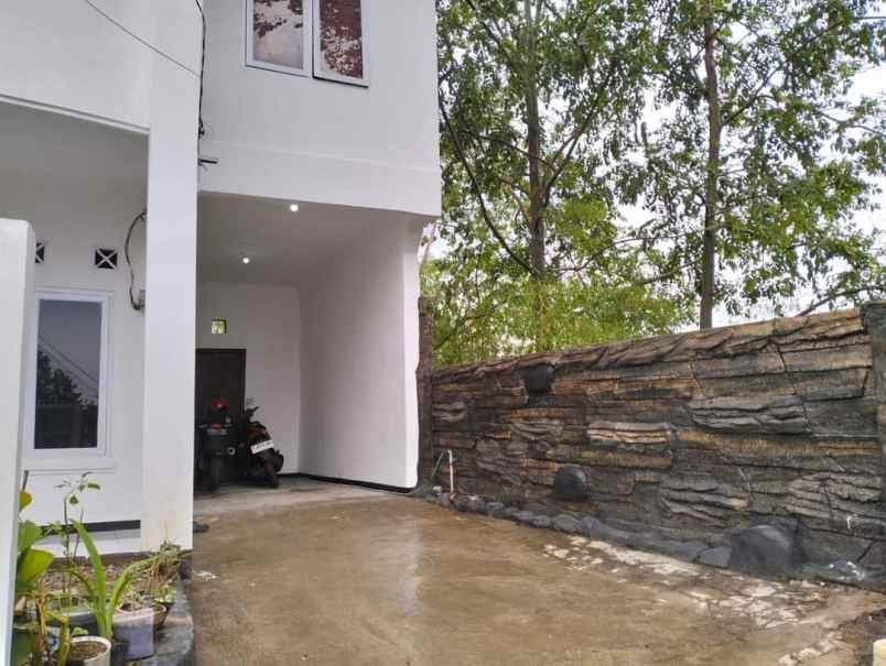 dijual rumah sariwangi