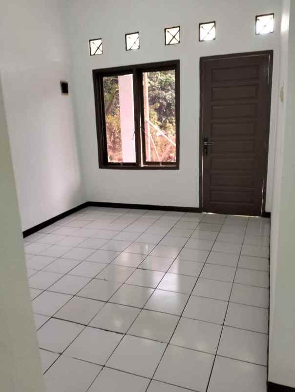 dijual rumah sariwangi