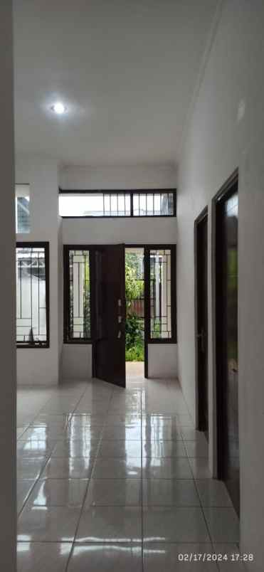 dijual rumah sawangan