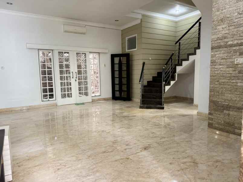 dijual rumah semi furnish pakuwon city san diego