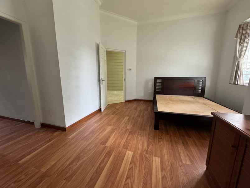 dijual rumah semi furnish pakuwon city san diego