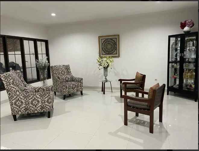 dijual rumah senopati