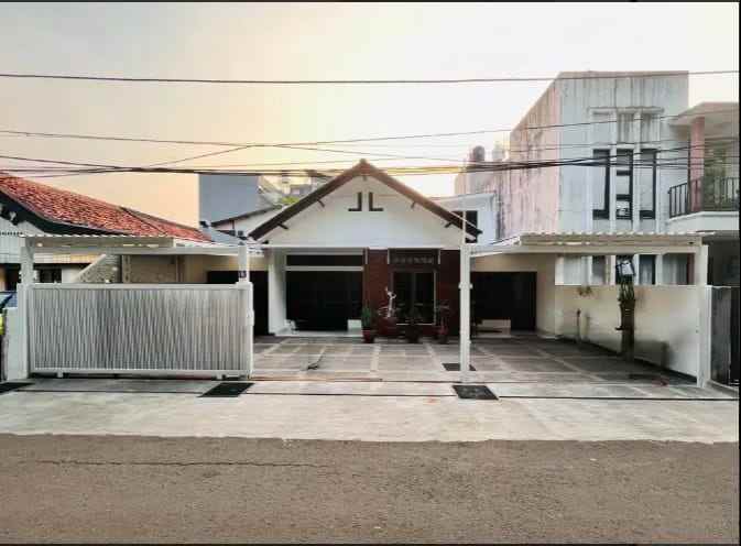 dijual rumah senopati