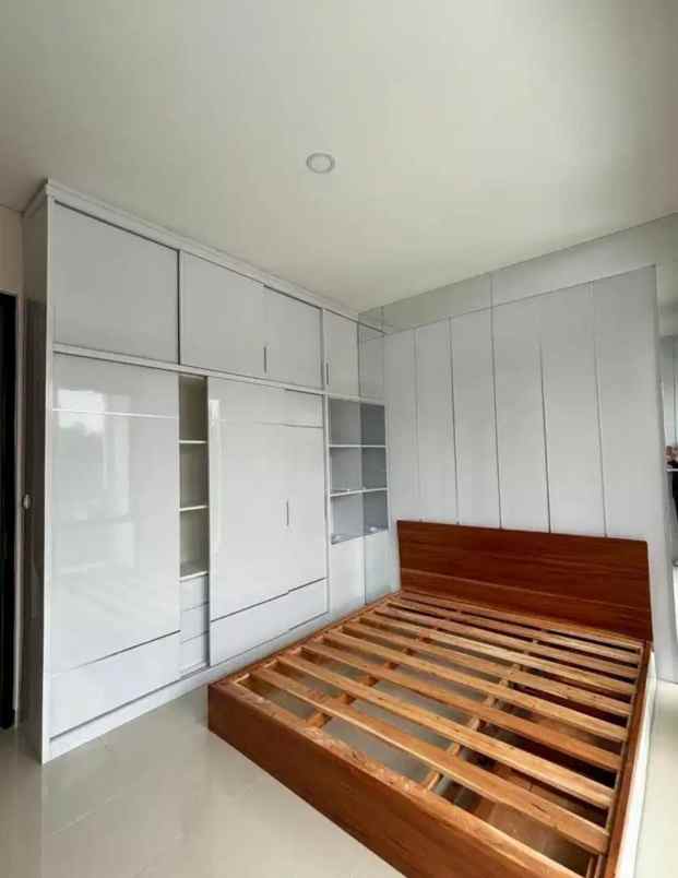 dijual rumah serpong park