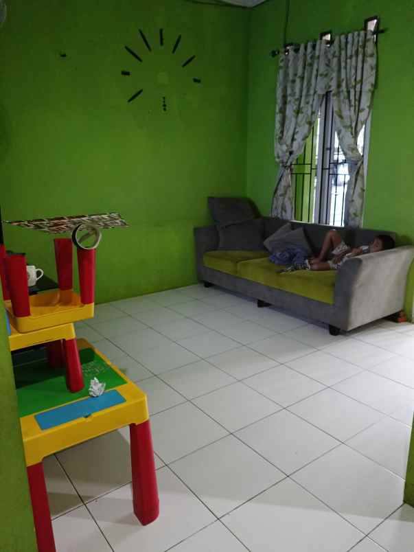 dijual rumah setia residence