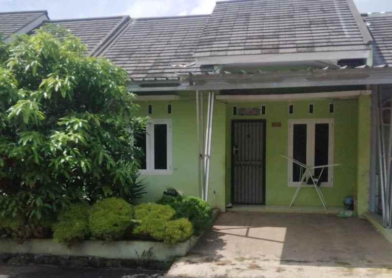 dijual rumah setia residence