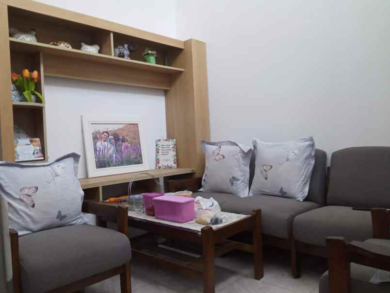 dijual rumah siap huni di cihanjuang cimahi utara