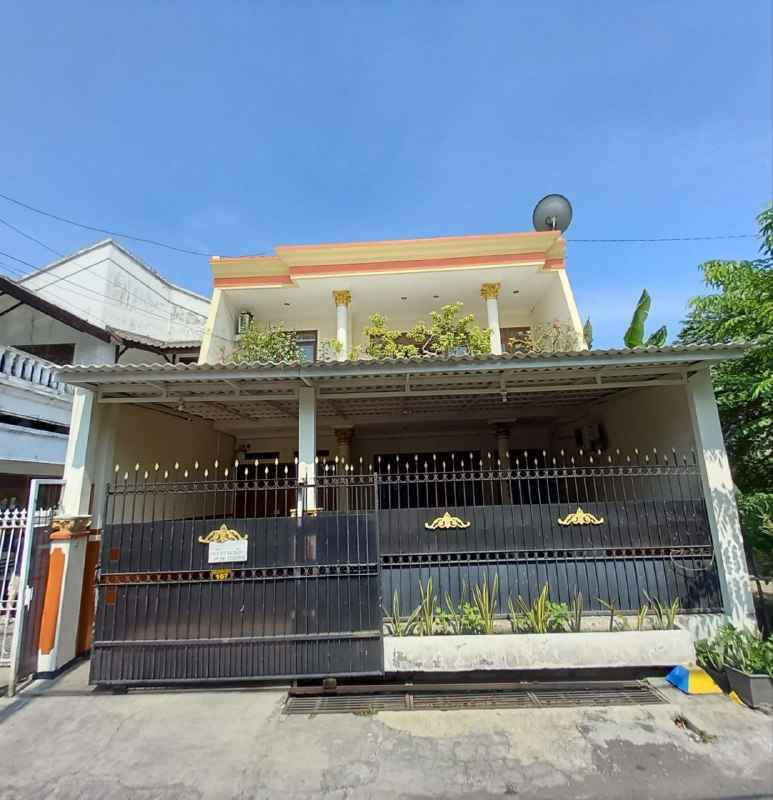 dijual rumah siwalankerto timur