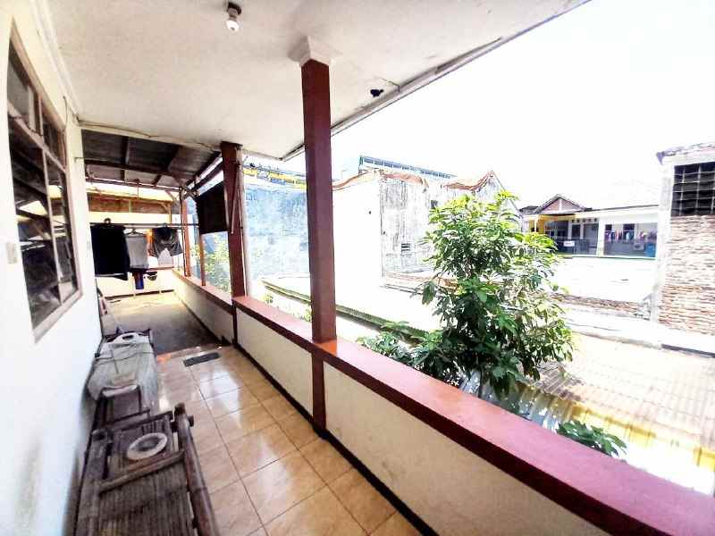 dijual rumah siwalankerto timur