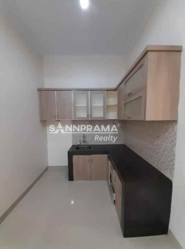 dijual rumah srengseng sawah