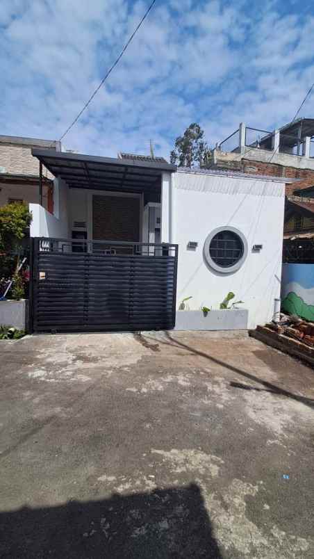 dijual rumah sukahaji gegerkalong kota