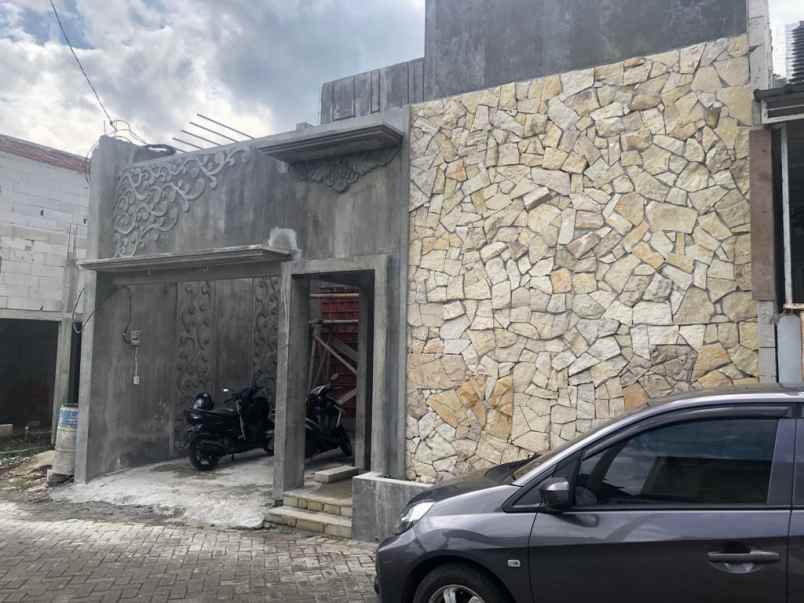 dijual rumah sukun malang