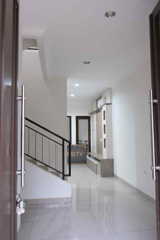 dijual rumah summarecon bandung