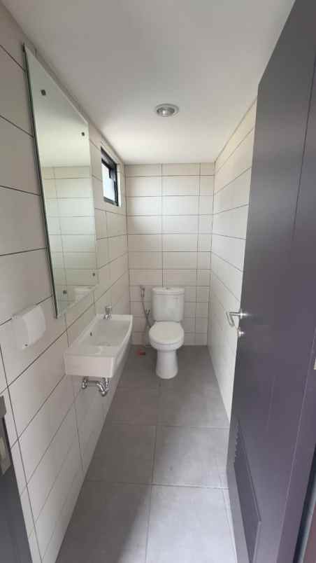 dijual rumah summarecon crown bekasi