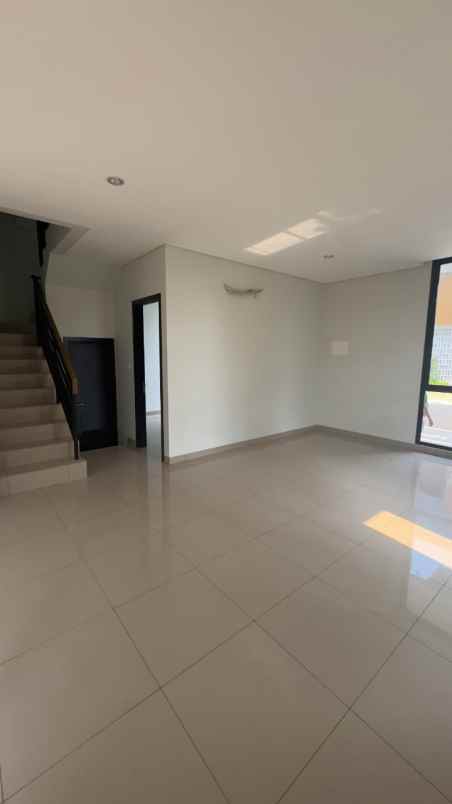dijual rumah summarecon crown bekasi
