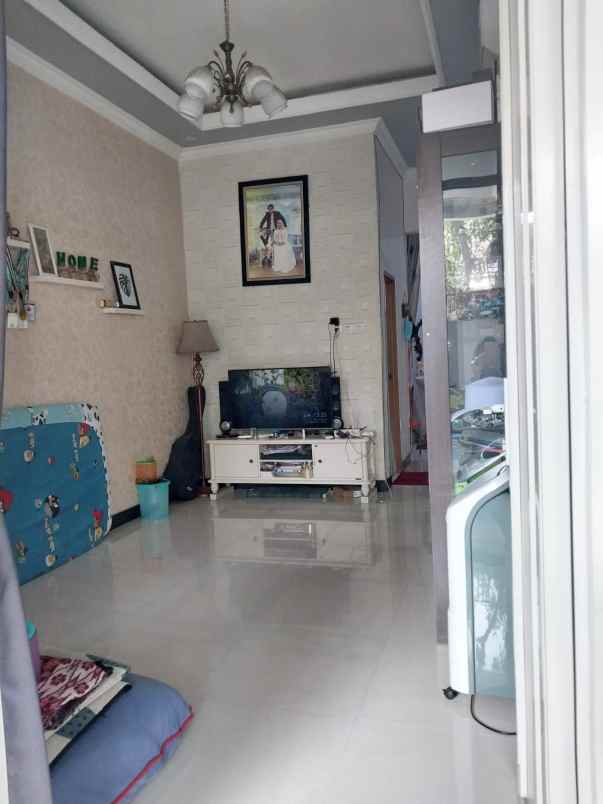 dijual rumah surya residence saphire