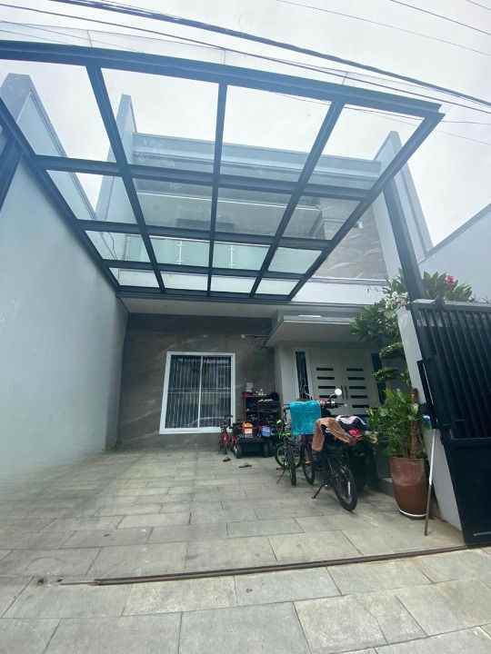 dijual rumah sutorejo utara