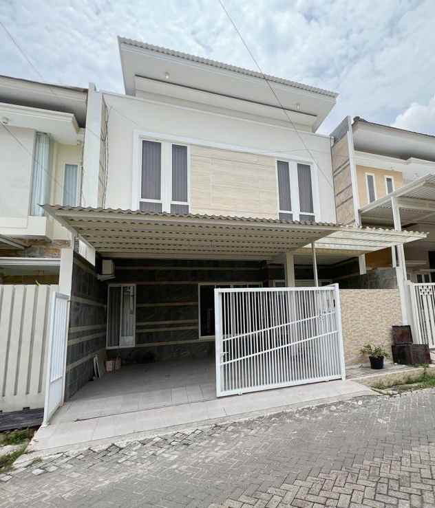 dijual rumah sutorejo utara