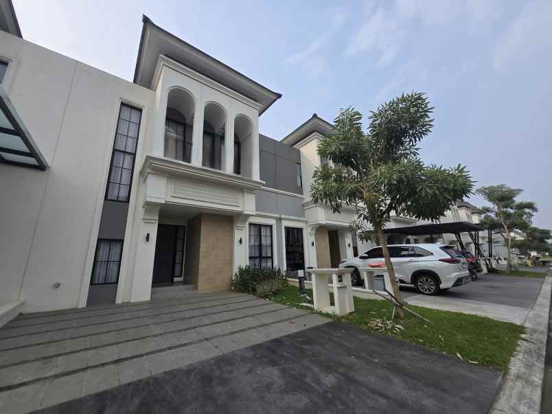 dijual rumah suvarna sutera cikupa