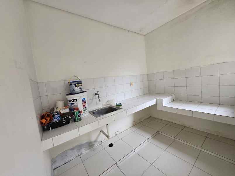 dijual rumah suvarna sutera cluster fedora