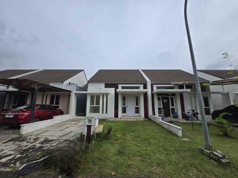 dijual rumah suvarna sutera cluster fedora