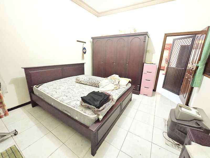 dijual rumah taman pondok indah