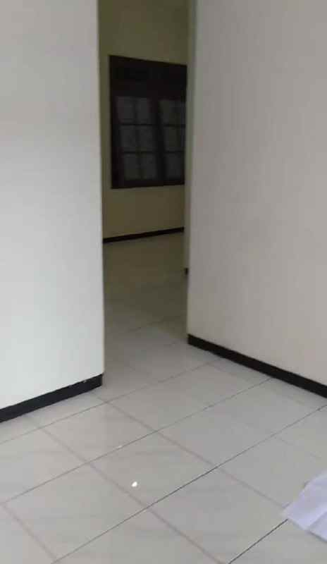 dijual rumah taman pondok indah