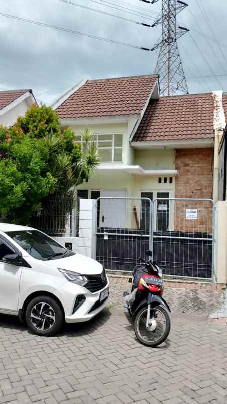dijual rumah taman wisata regency gresik