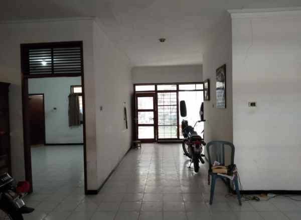 dijual rumah tenggilis