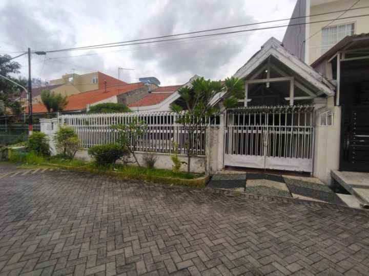 dijual rumah tenggilis mejoyo