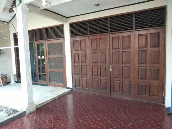 dijual rumah tenggilis mejoyo