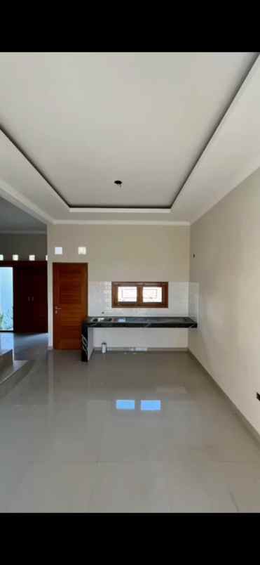 dijual rumah teuku umar