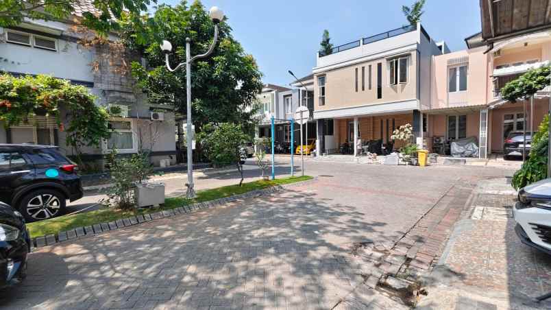 dijual rumah the gayungsari