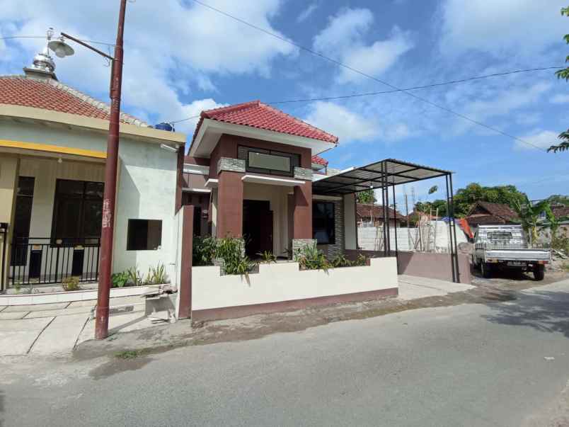 dijual rumah trunuh klaten selatan klaten