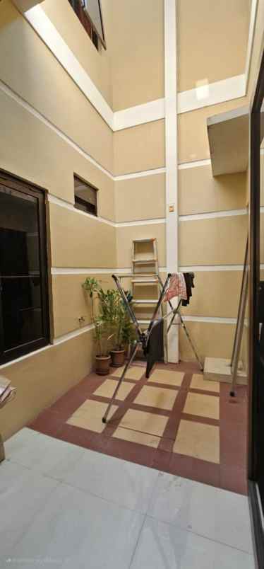 dijual rumah tunggulwulung