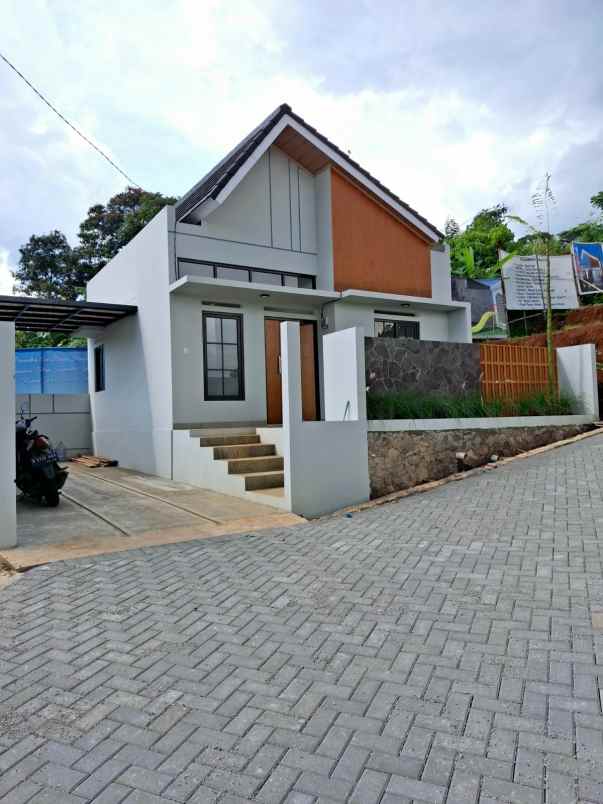 dijual rumah unit terakhir cluster