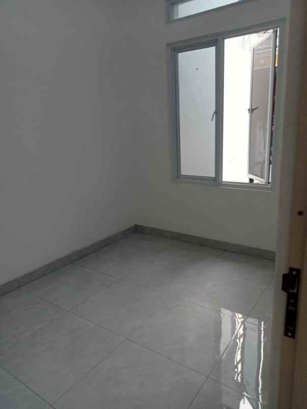 dijual rumah villa indah permai kota bekasi