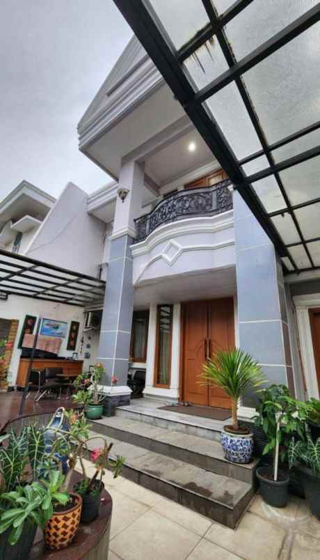 dijual rumah villa permata gading