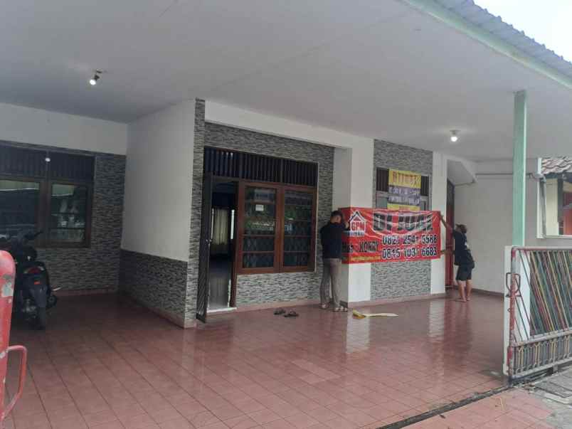 dijual rumah villa taman kartini